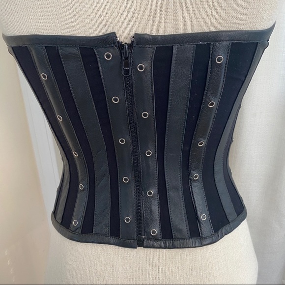 Black Leather lace-up Bodice - Picture 4 of 6